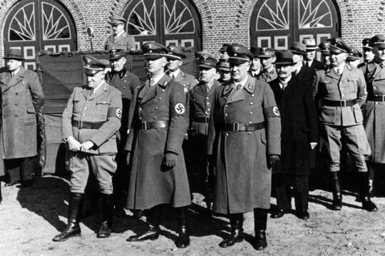 stadtmuseum-pinneberg-stadtgeschichte-nationalsozialismus-die-nsdap_kaserneneinweihung